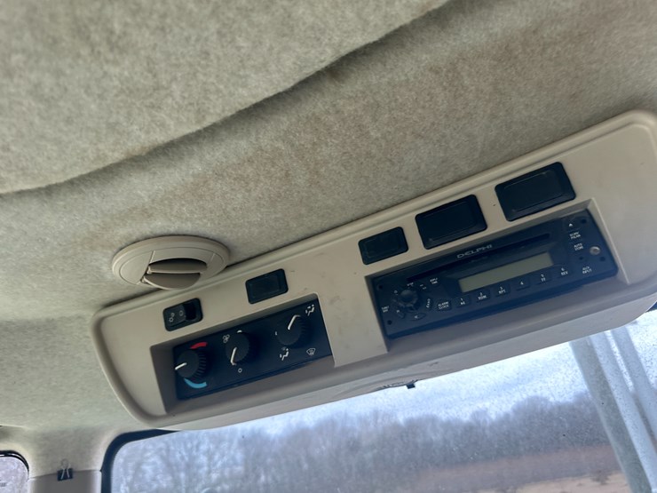 2014-john-deere-r4038-image-88