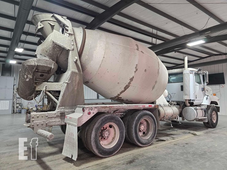 2007-international-paystar-5600-image-3