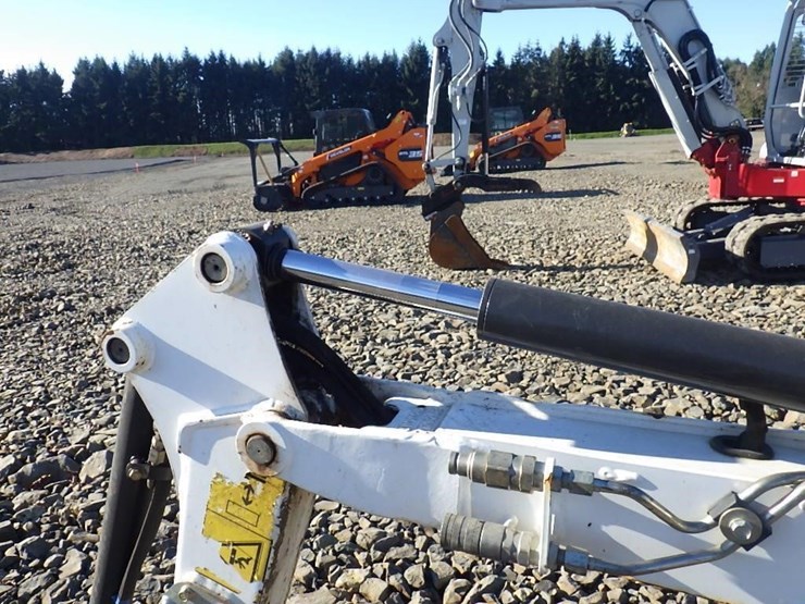 2021-bobcat-e10-image-14