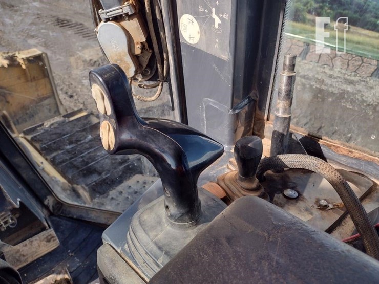 2008-deere-750j-image-10