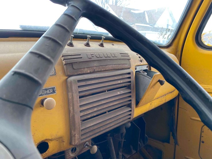 1949-ford-f7-firetruck-image-32