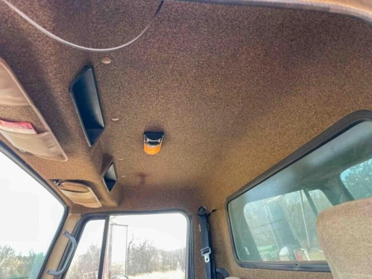 1994-international-dump-truck-image-17