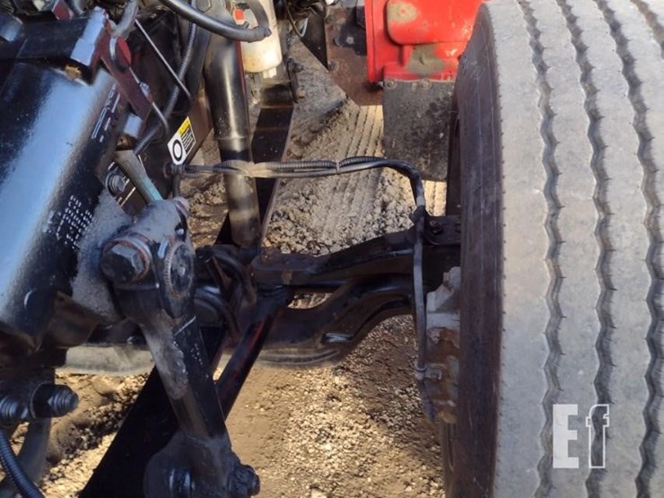 peterbilt-330-image-24