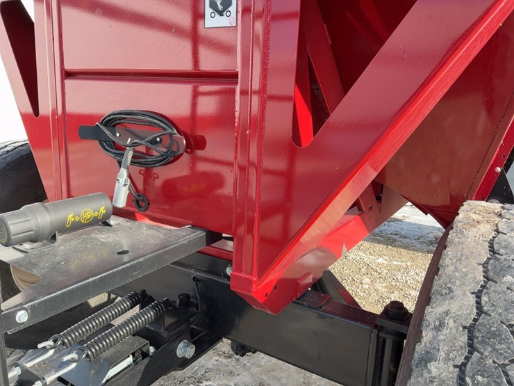 j&m-555-gravity-wagon-image-13