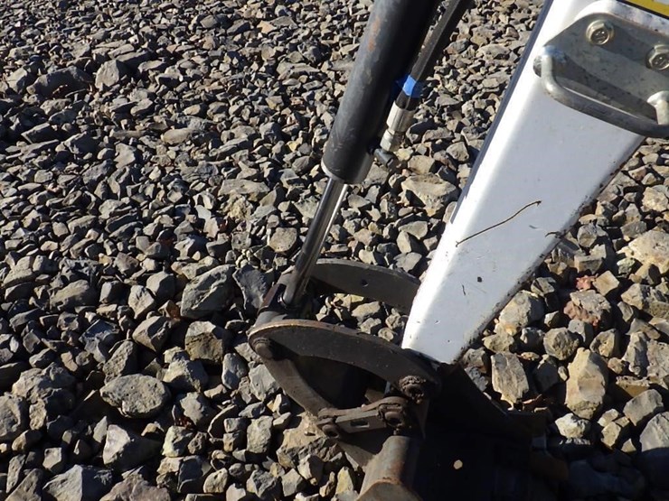 2021-bobcat-e10-image-15