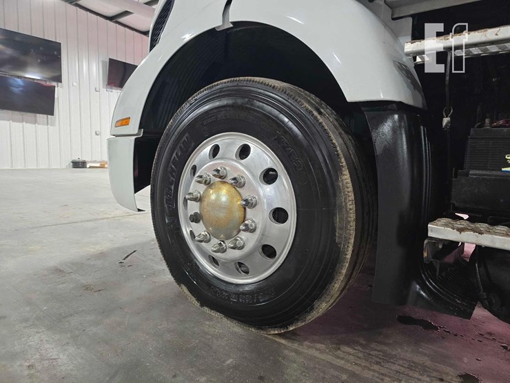 2019-volvo-vnr42t300-image-25