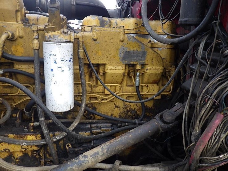 1990-peterbilt-379-image-14