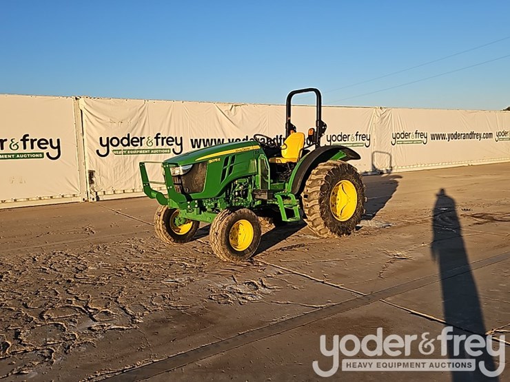 2024-john-deere-5075e-image-2