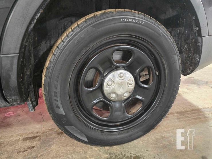 2014-ford-explorer-image-17