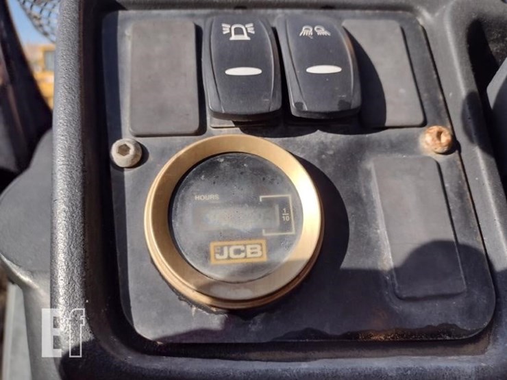 2017-jcb-510-42-image-11