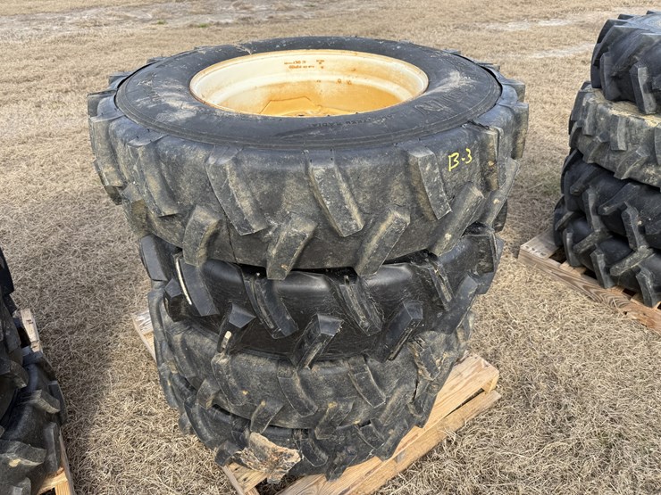 pallet-of-four-pivot-wheels-&-tires-image-1