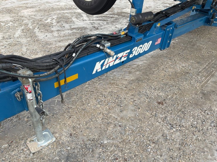 kinze-3600-image-9