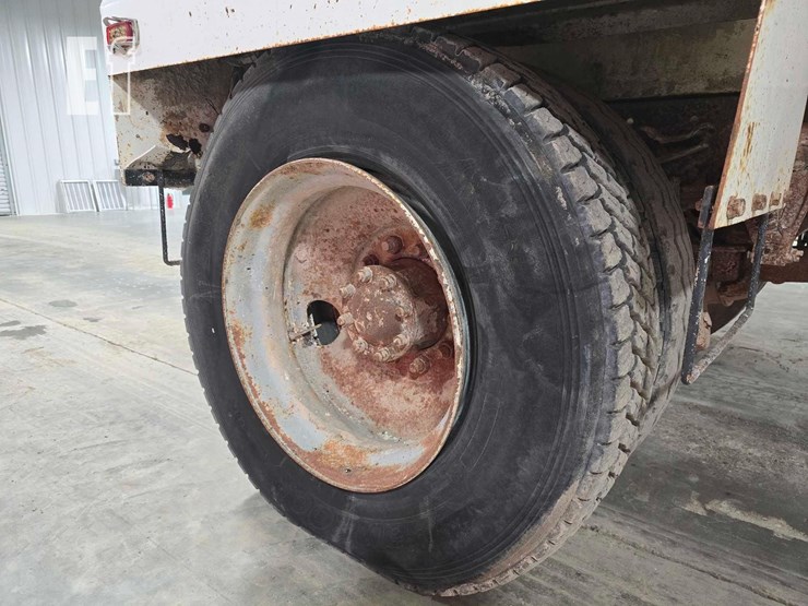 1995-ford-la9000-image-20