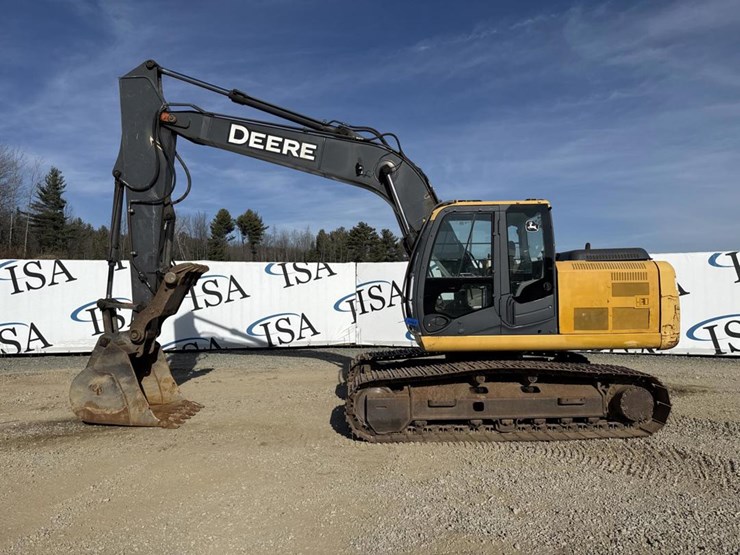 2012-deere-160d-lc-image-2