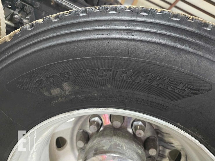 2016-kenworth-t2000-image-28