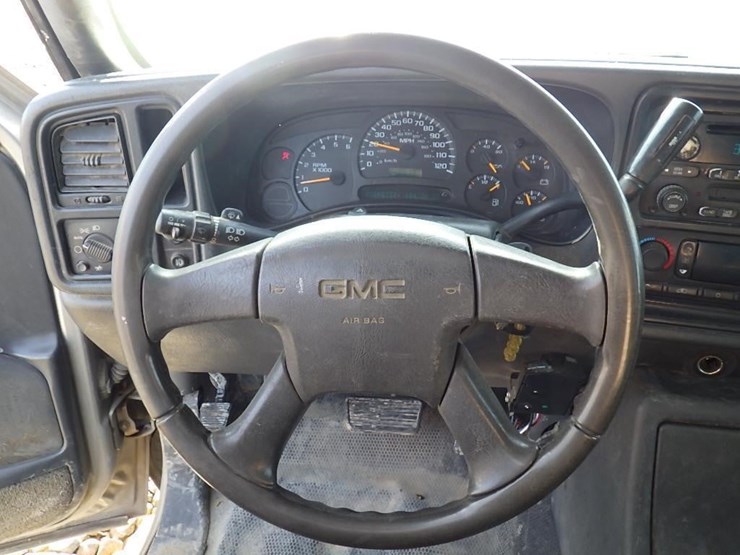2003-gmc-1500-image-22