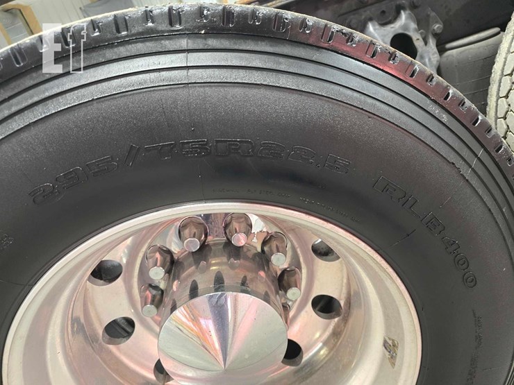 2019-kenworth-t680-image-27