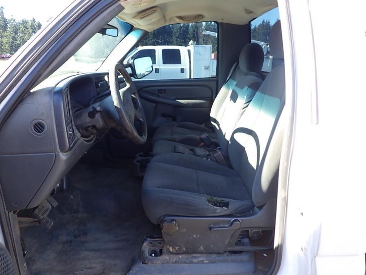 2006-chevrolet-2500-image-11