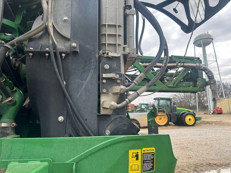 2014-john-deere-r4038-image-69