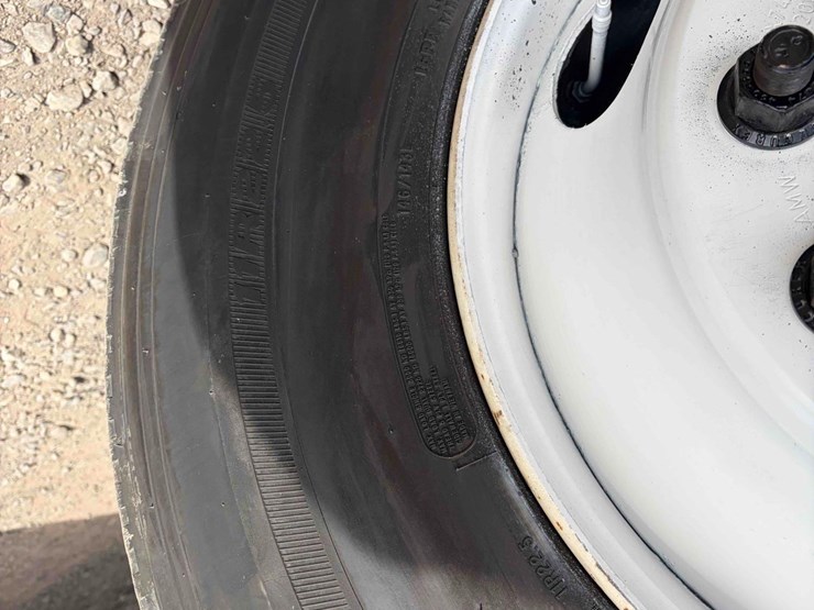 2017-kenworth-k270-image-13