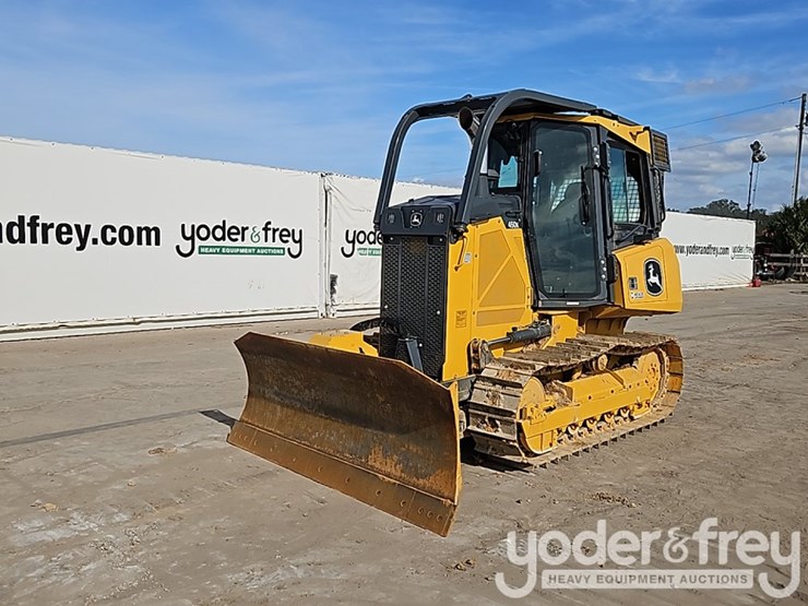 2022-deere-450k-image-1