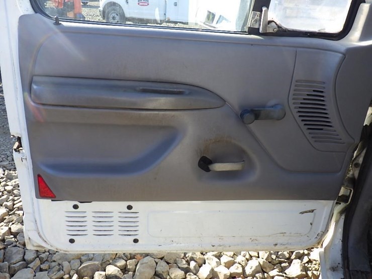 1995-ford-f150-image-17