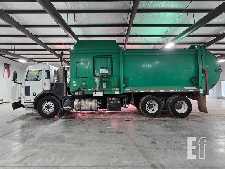 2020-peterbilt-520-image-5