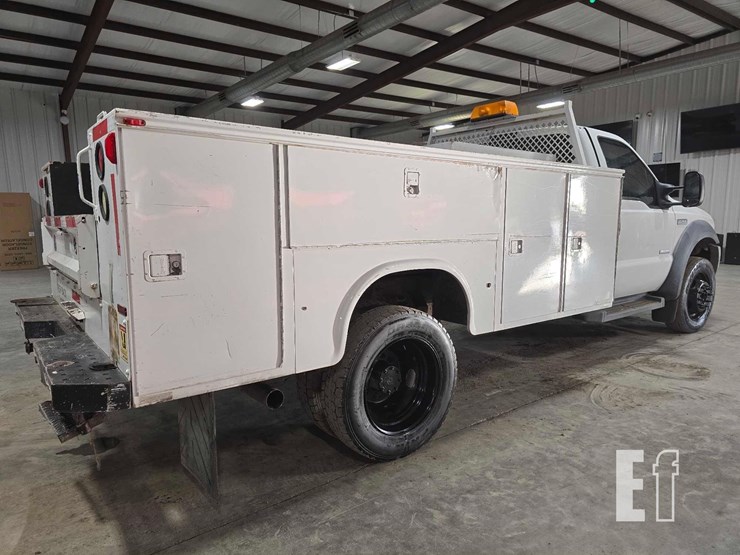 2007-ford-f550-sd-image-3