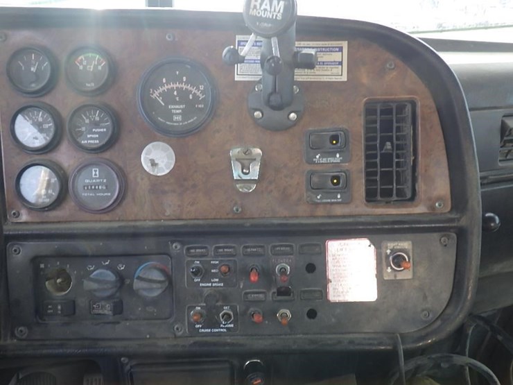 2001-peterbilt-357-image-48