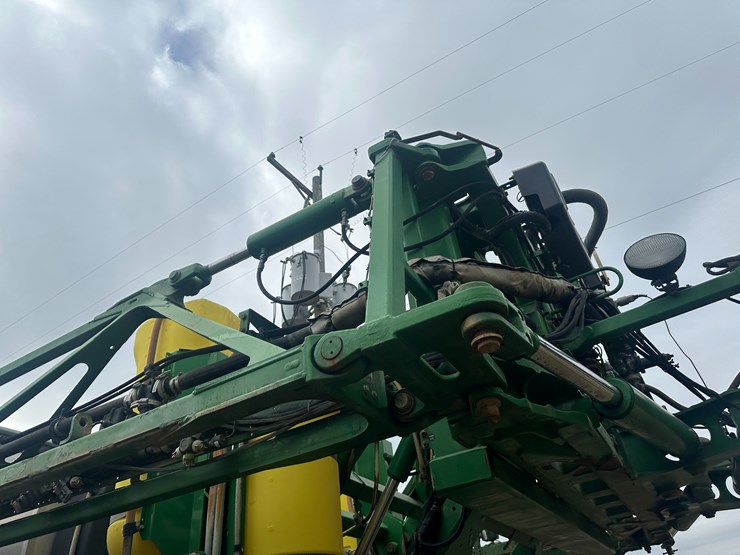 2014-john-deere-r4038-image-29