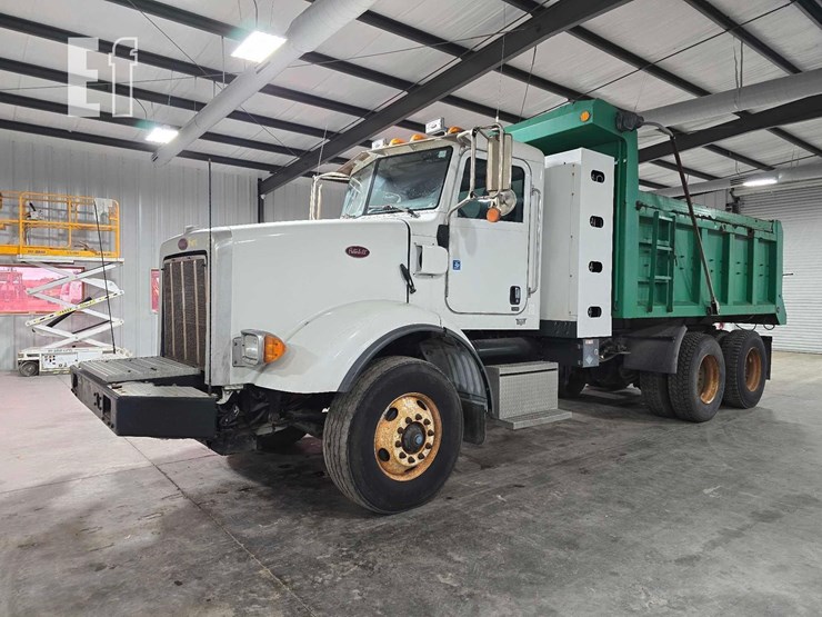 2012-peterbilt-365-image-1