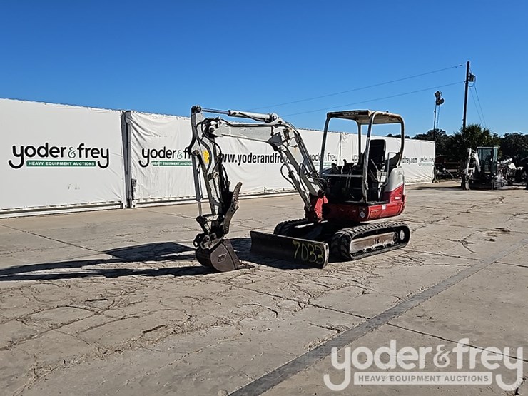 2019-takeuchi-tb235-image-2