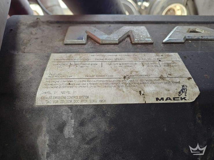 2022-mack-pinnacle-t/a-wet-kit-day-cab-truck-tractor-image-13