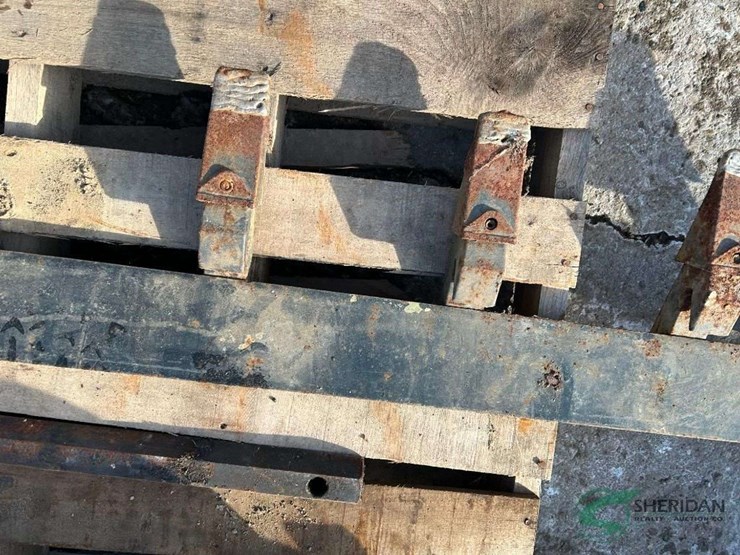 tooth-cutting-edge-for-skid-steer-bucket-image-3