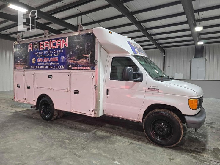 2006-ford-e350-sd-image-2