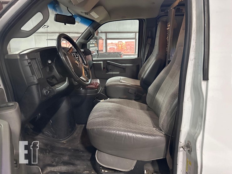 2018-chevrolet-express-2500-image-12