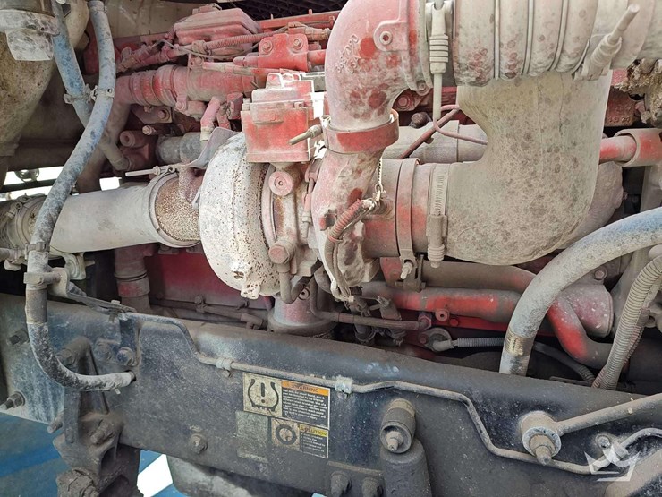 2022-peterbilt-567-t/a-wet-kit-day-cab-truck-tractor-image-14