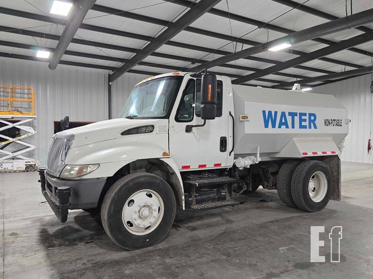 2004-international-durastar-4300-image-1