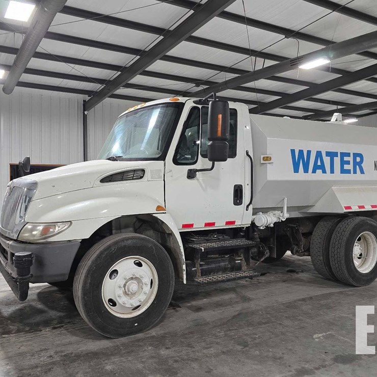 2004 INTERNATIONAL DURASTAR 4300