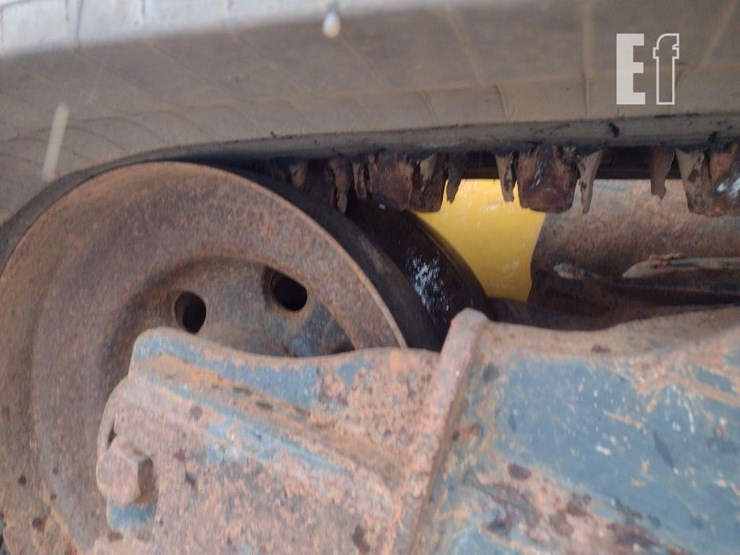 2021-deere-331g-image-25