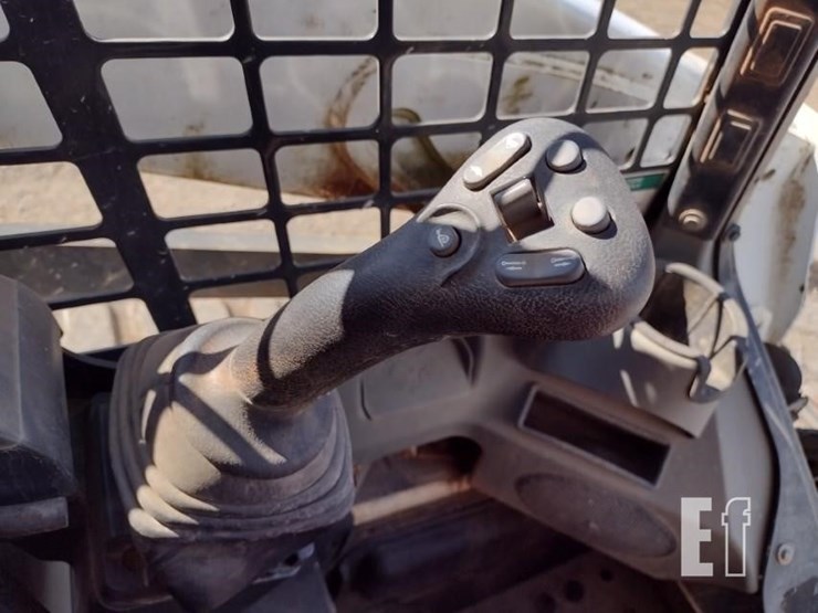 2020-bobcat-t590-image-10