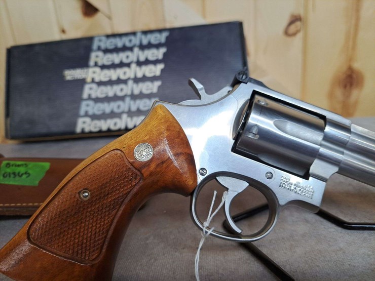 smith-&-wesson-model-686-.357-magnum-da-revolver-image-12