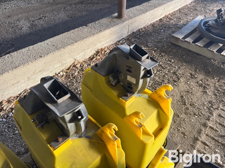 john-deere-max-emerge-planter-boxes-w/precision-planting-seed-units-image-14