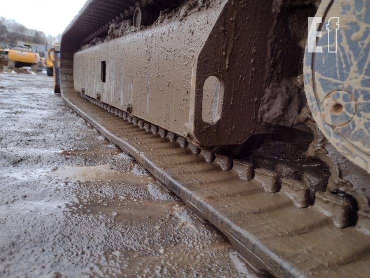 2014-hitachi-zx35u-image-31