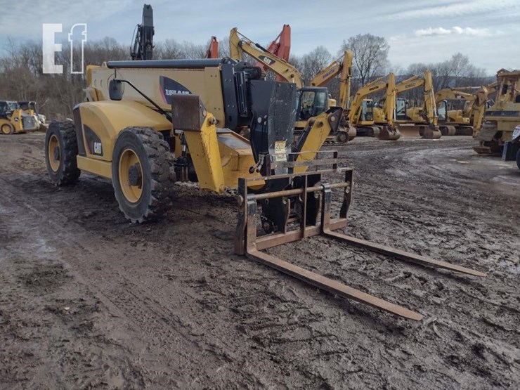 2019-caterpillar-tl1055d-image-28