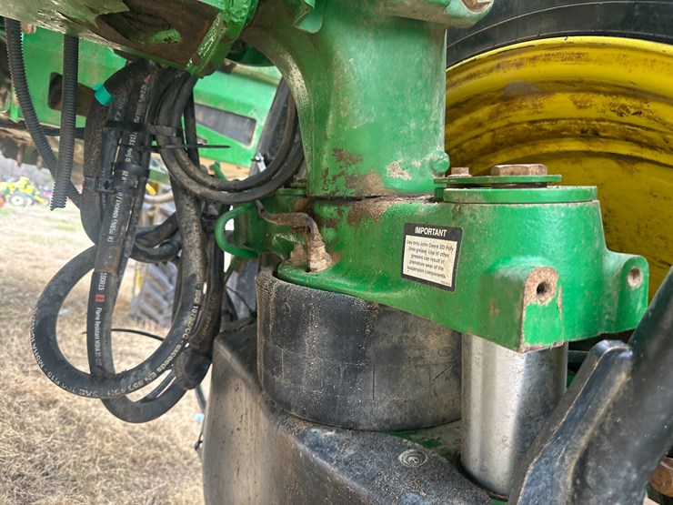 2014-john-deere-r4038-image-15