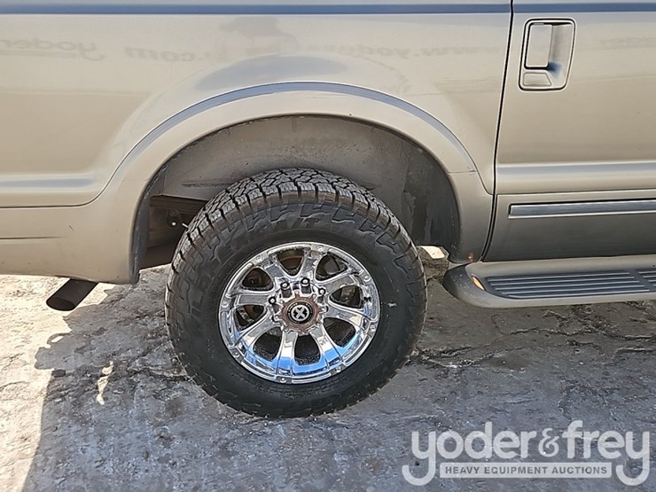 2004-ford-excursion-limited-image-8