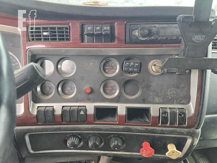 kenworth-t600-image-11