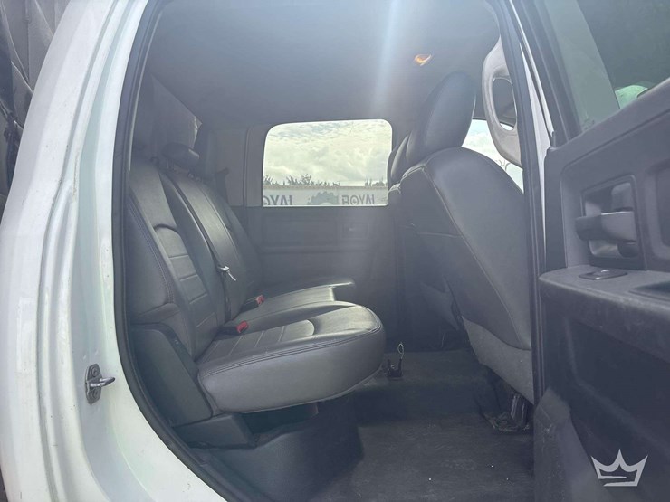 2016-ram-4500-crew-cab-landscape-dump-truck-image-29