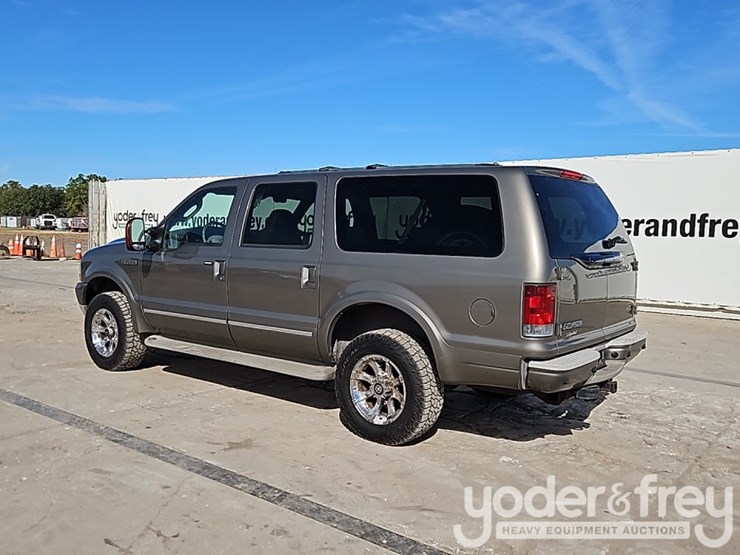 2004-ford-excursion-limited-image-4